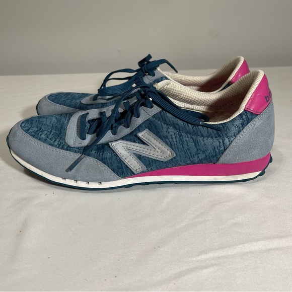 New Balance 410 Blue and Pink Retro Sneakers
Womens Size 9.5 - Picture 1 of 8